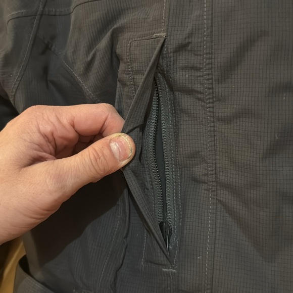 North face women’s winter coat - Picture 11 of 17